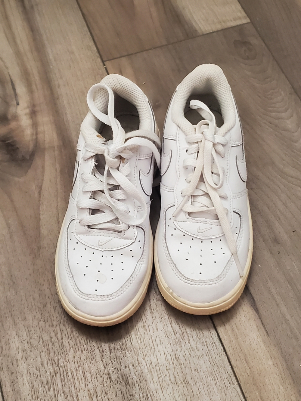 Nike White Kids Sneakers with Cream Sole